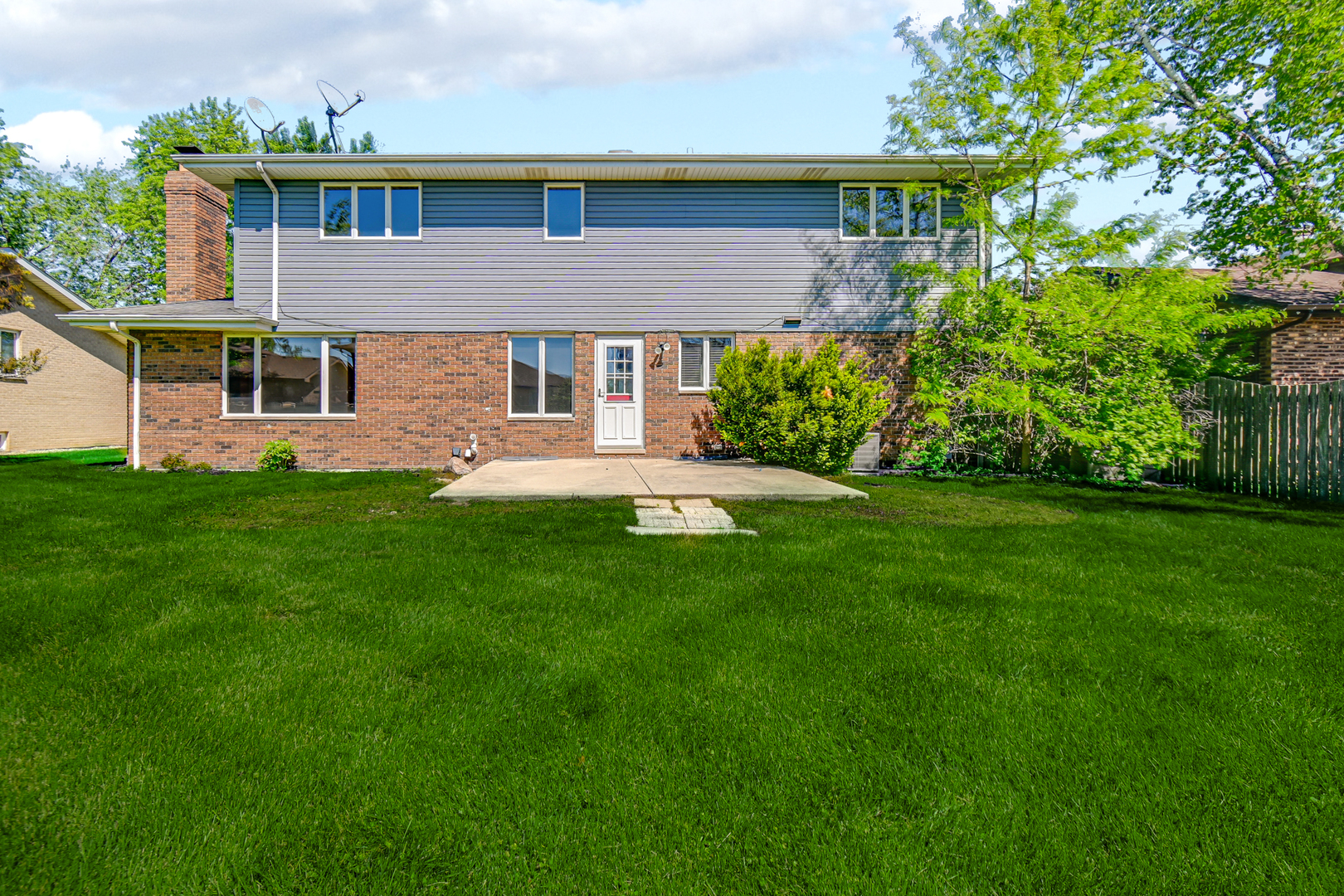 18354 De Jong Lane, Lansing, IL 60438