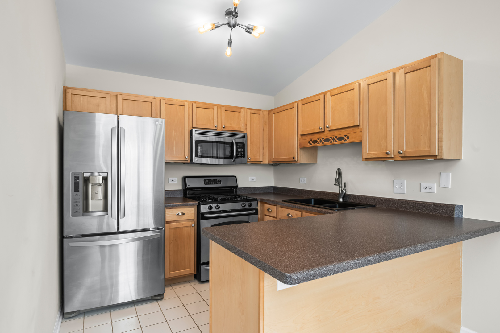 1288 N Red Oak Circle #3, Round Lake Beach, IL 60073