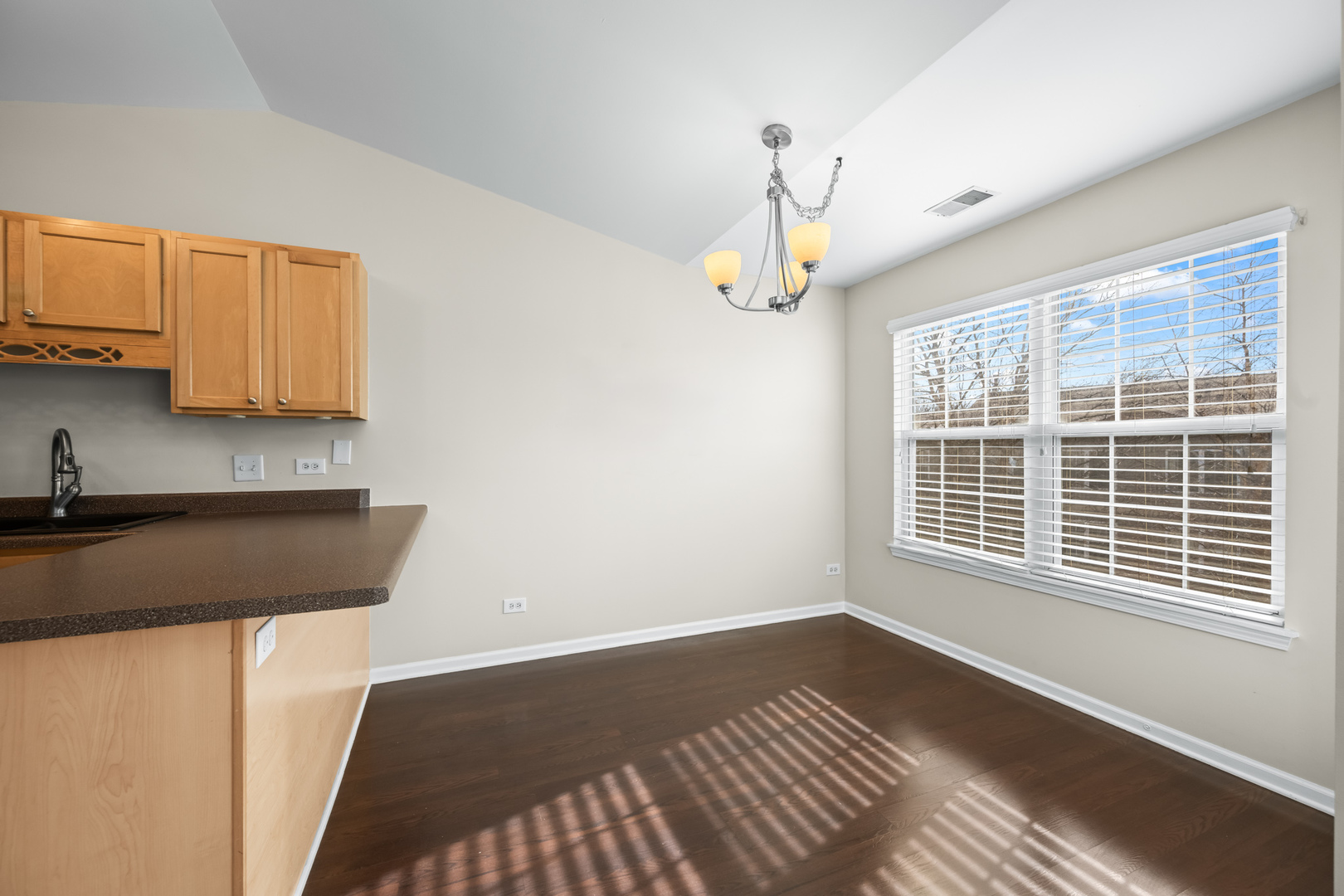 1288 N Red Oak Circle #3, Round Lake Beach, IL 60073