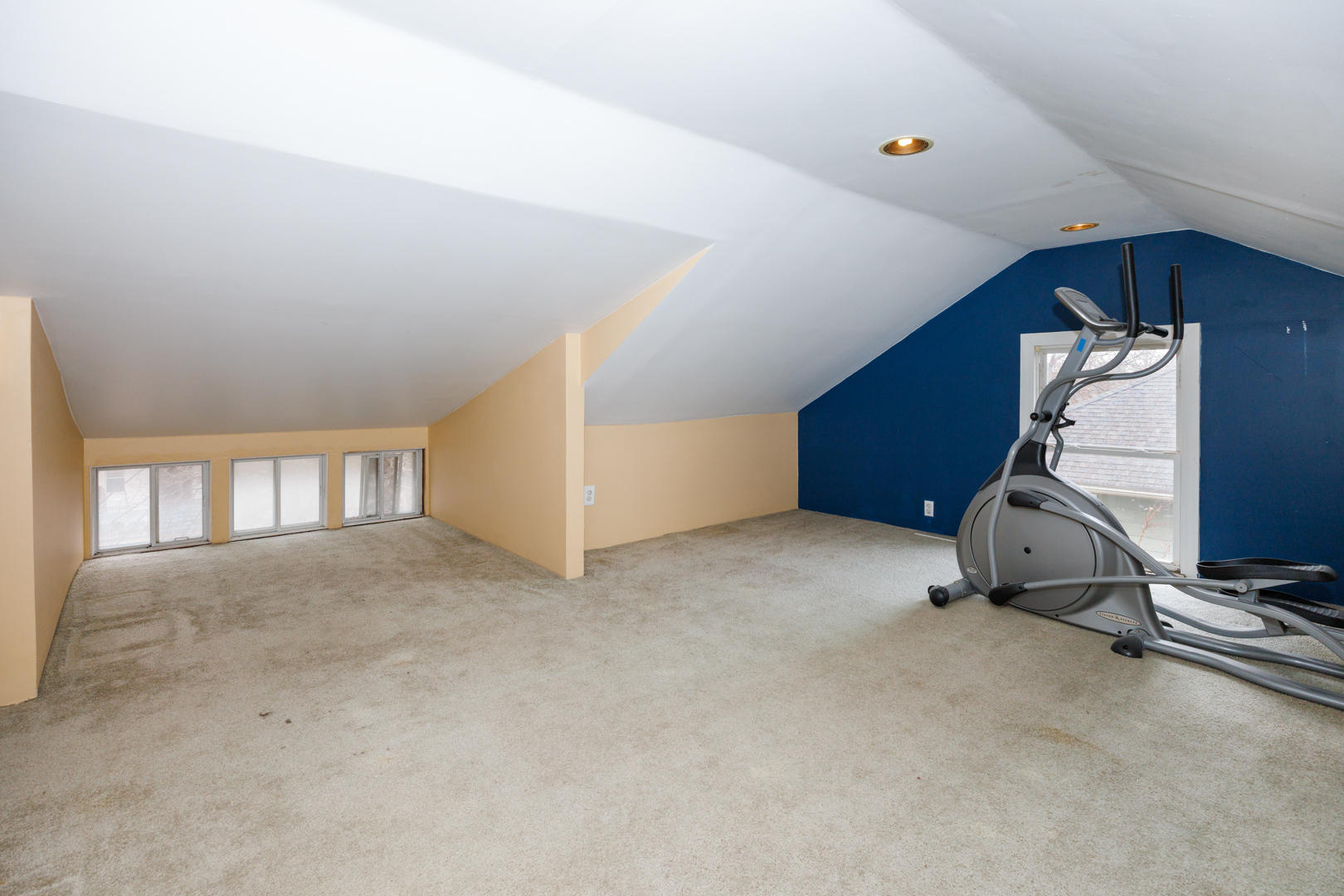 1510 E Olive Street, Bloomington, IL 61701