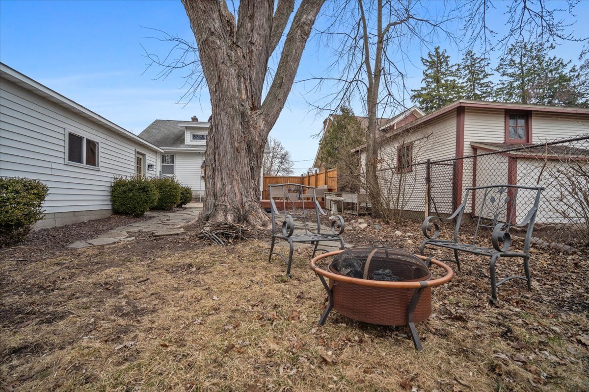 611 Vale Street, Bloomington, IL 61701