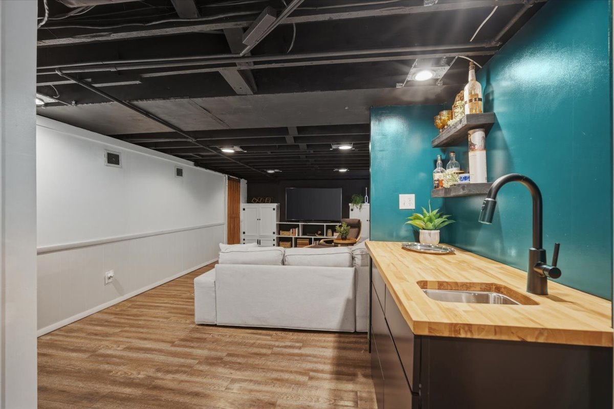 611 Vale Street, Bloomington, IL 61701