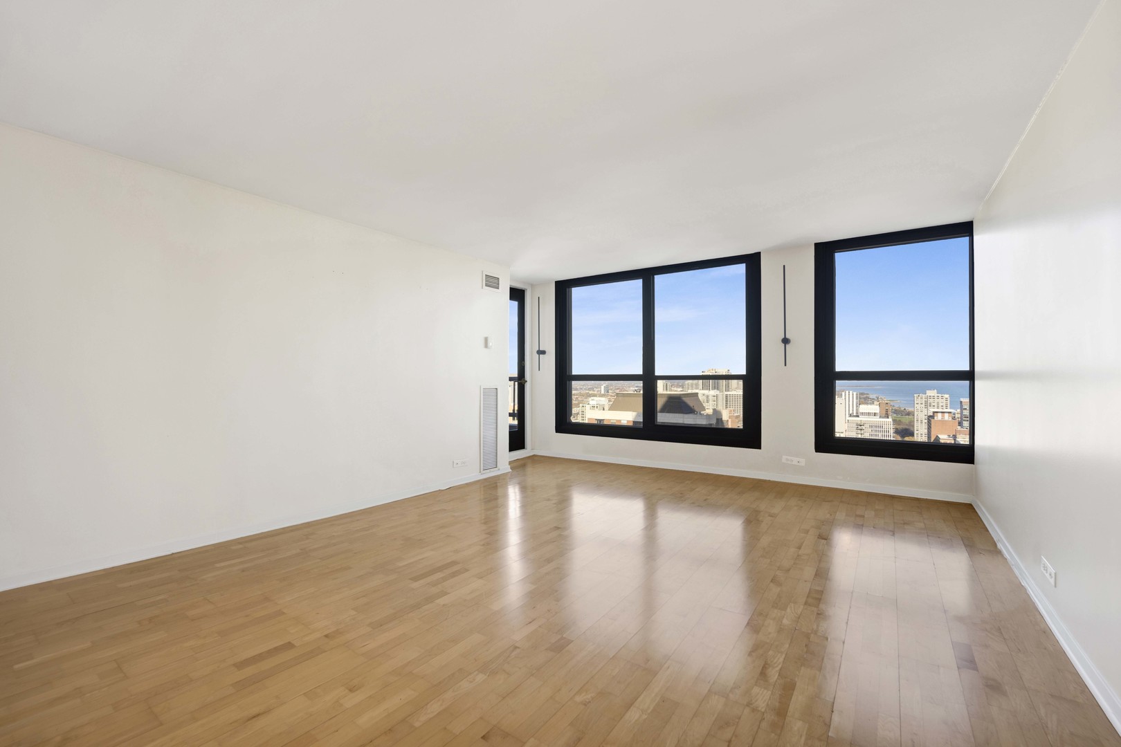 1030 N State Street #32C, Chicago, IL 60610