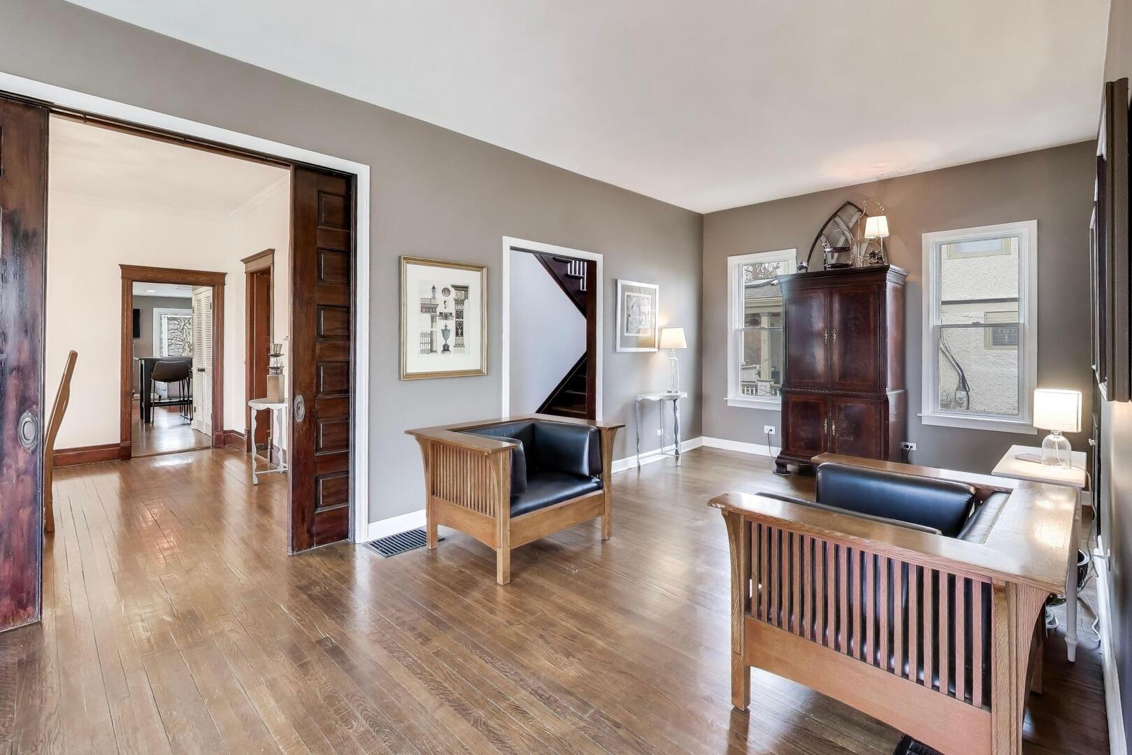 520 S Wheaton Avenue, Wheaton, IL 60187