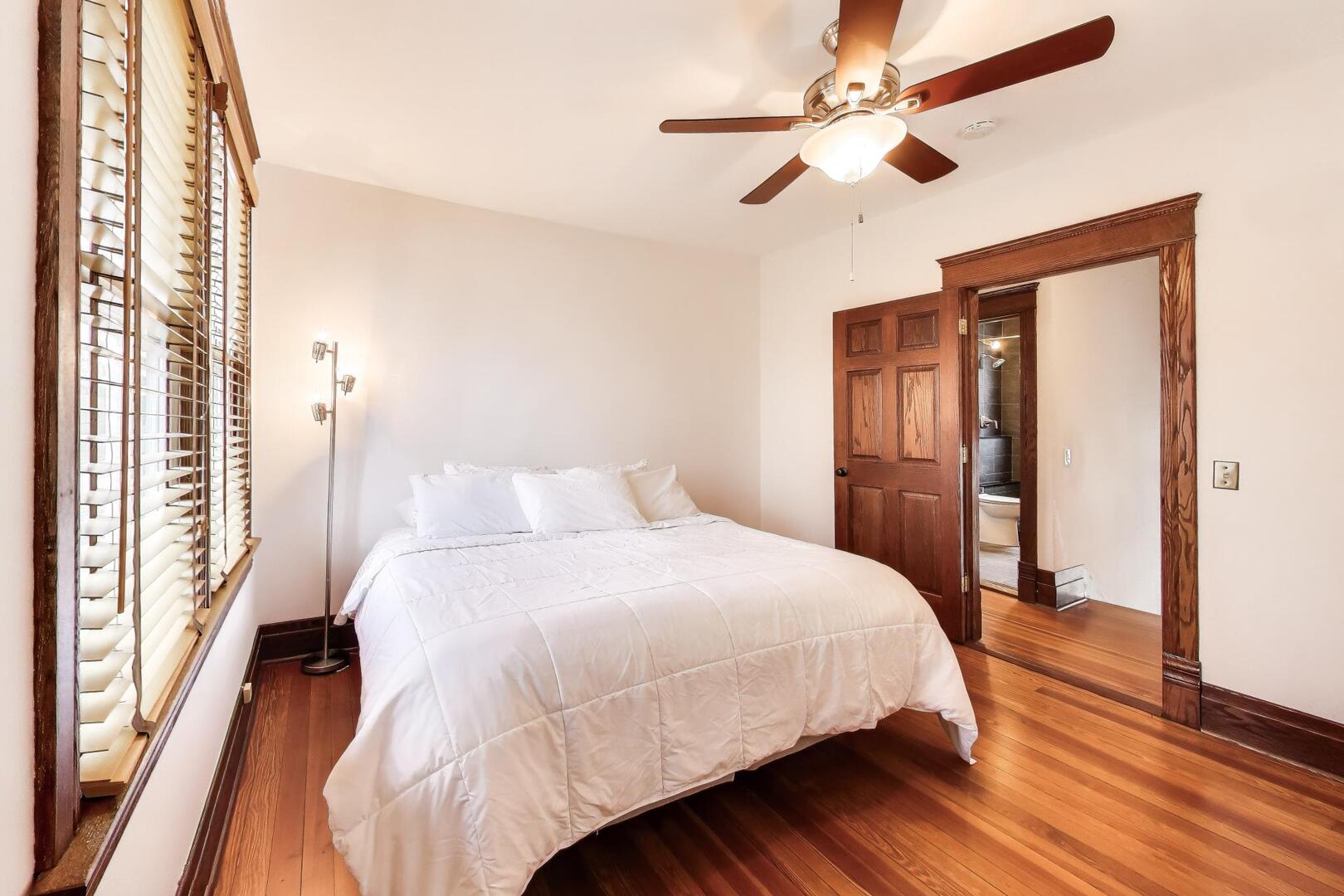 520 S Wheaton Avenue, Wheaton, IL 60187