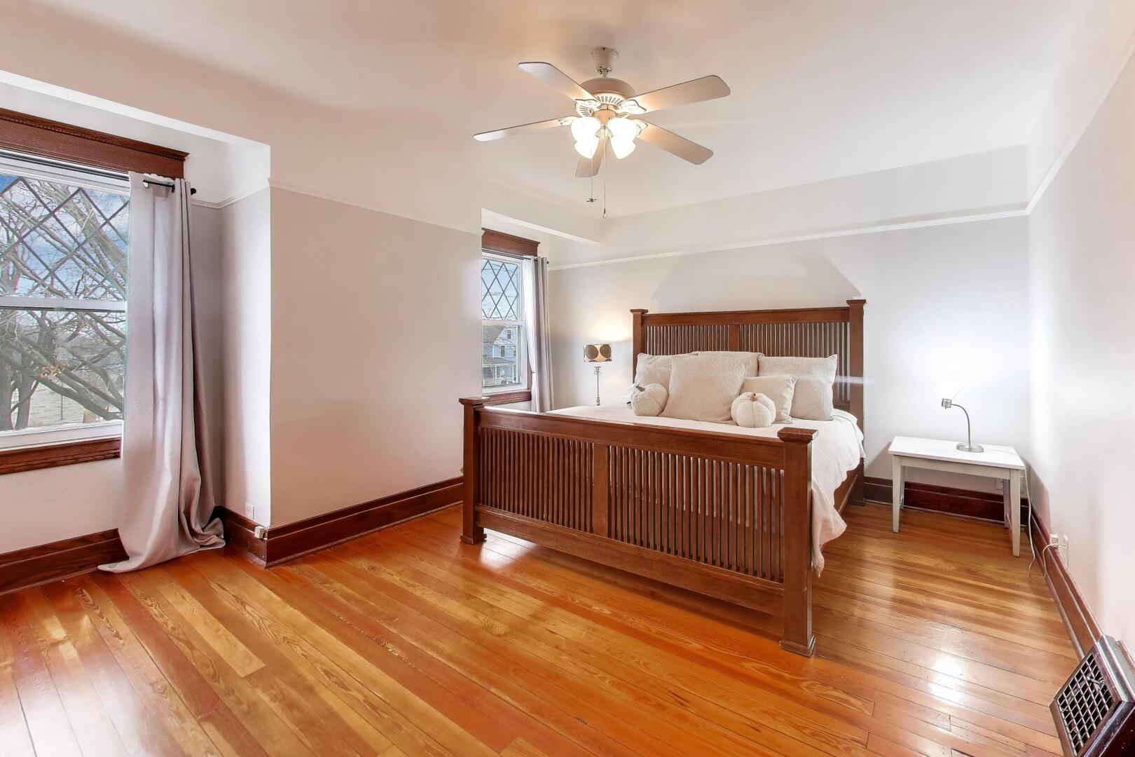 520 S Wheaton Avenue, Wheaton, IL 60187