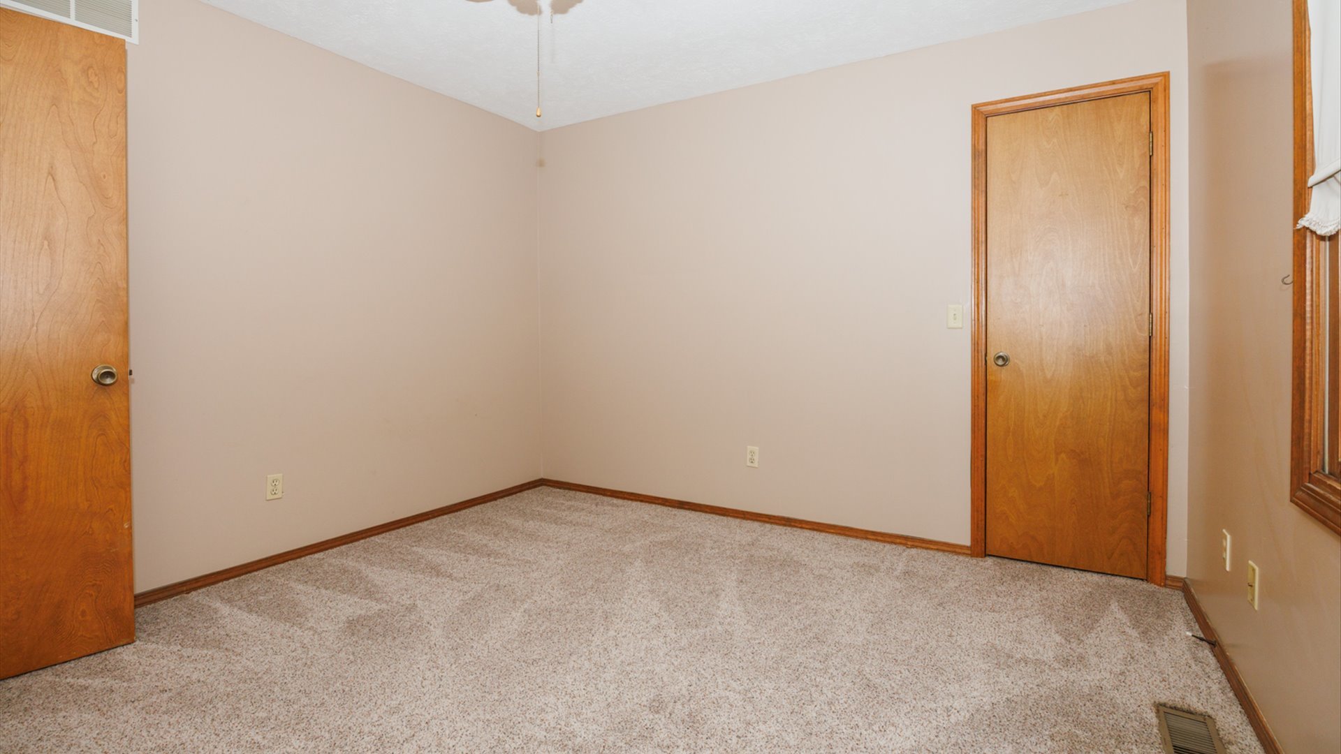 2112 Parker Avenue, Bloomington, IL 61701