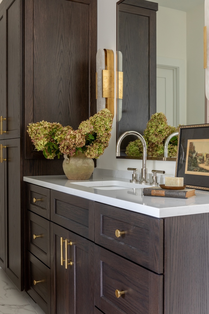 905 N Webster Street, Naperville, IL 60563