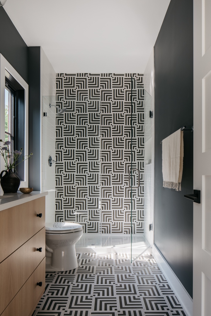 905 N Webster Street, Naperville, IL 60563