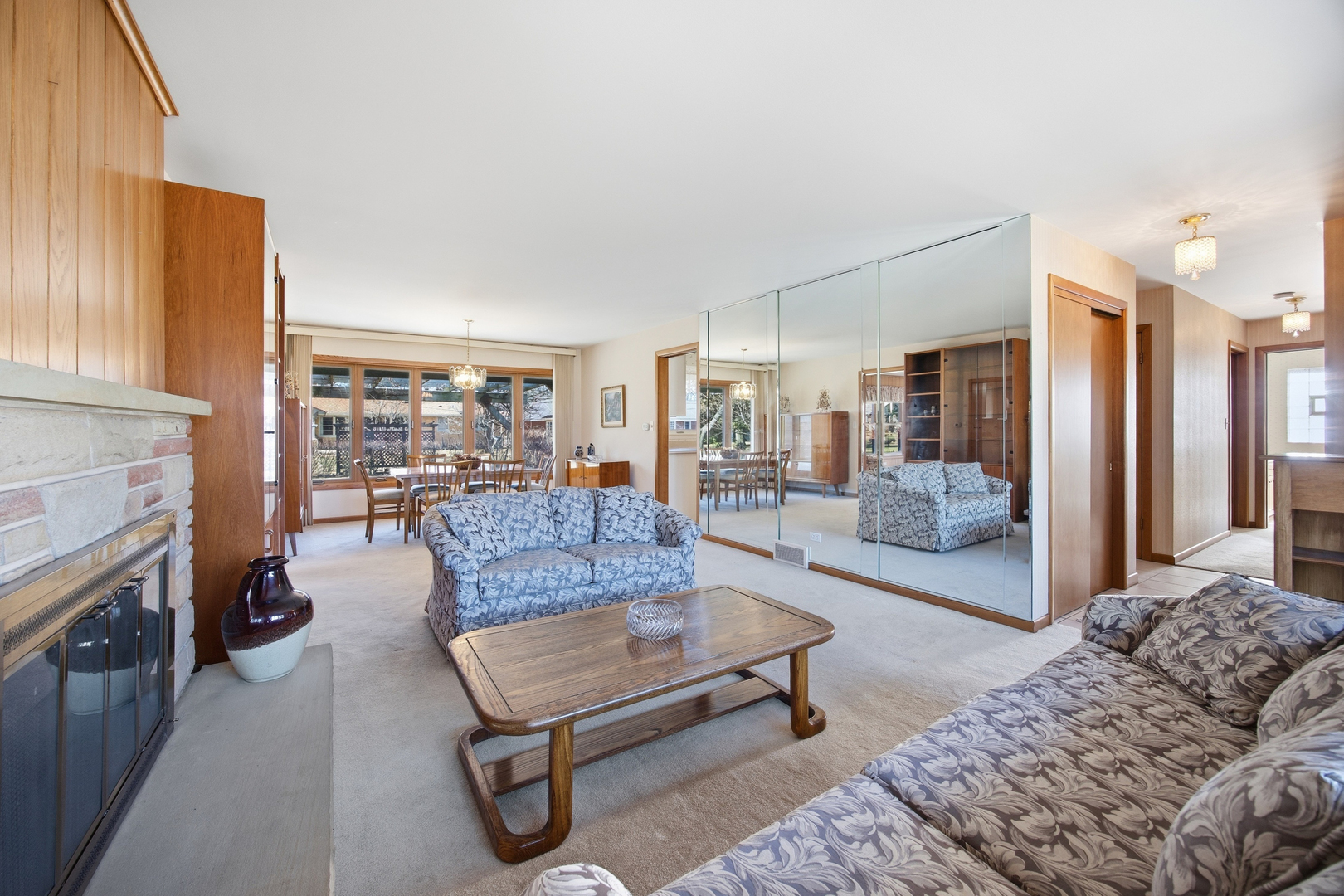 27 S Kaspar Avenue, Arlington Heights, IL 60005