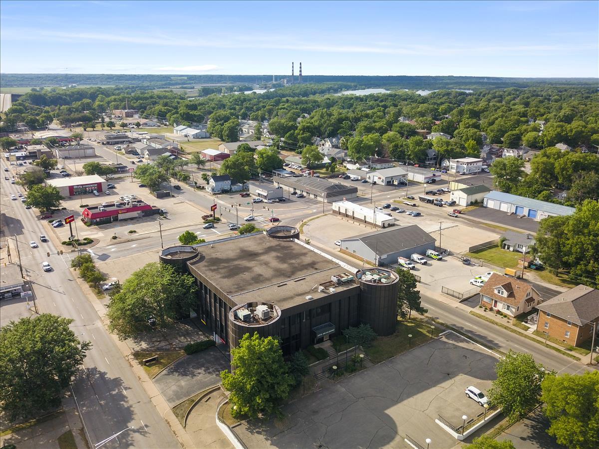 111 N 6th Street, Pekin, IL 61554