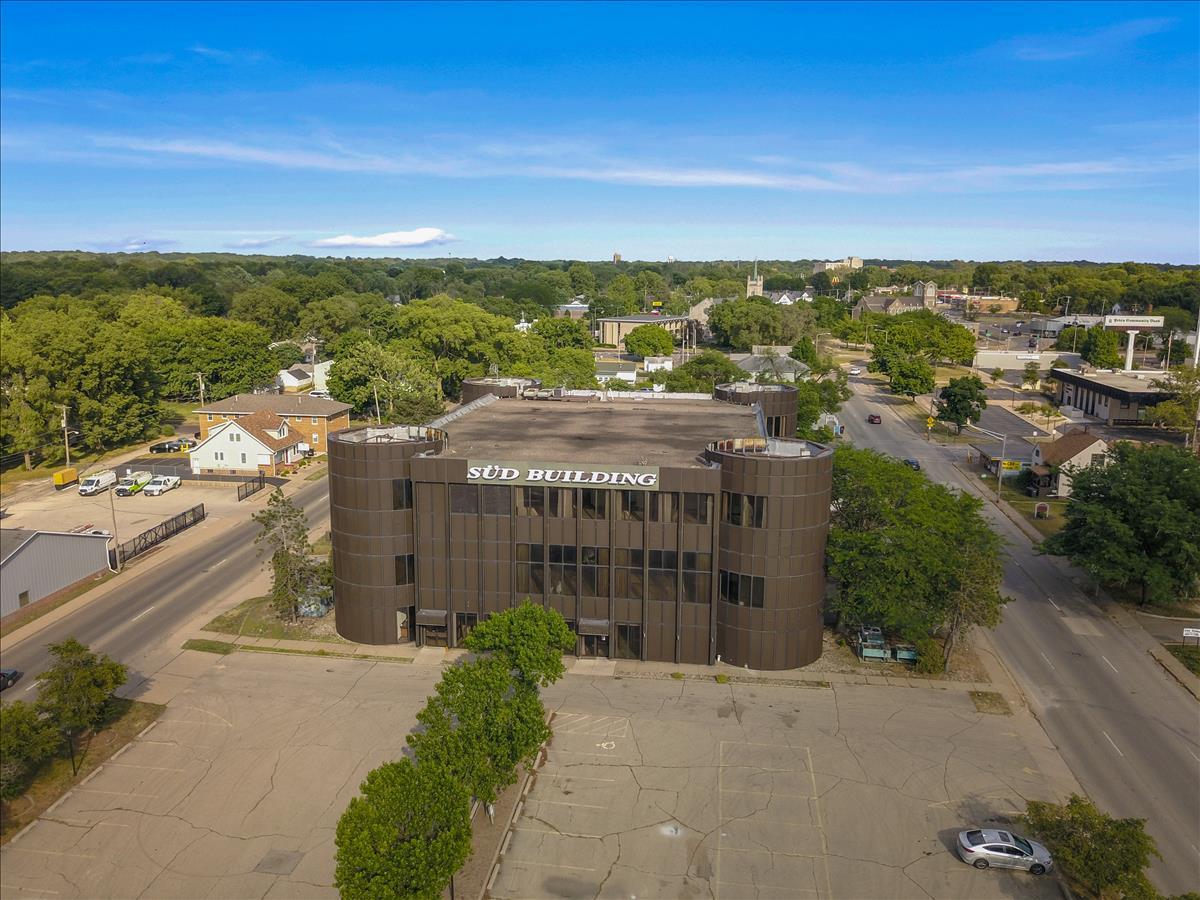 111 N 6th Street, Pekin, IL 61554