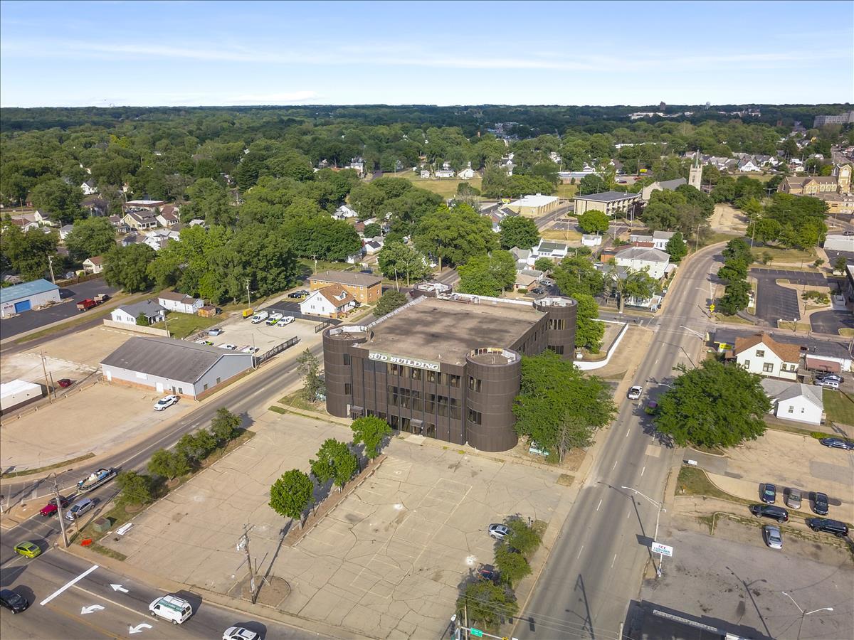 111 N 6th Street, Pekin, IL 61554