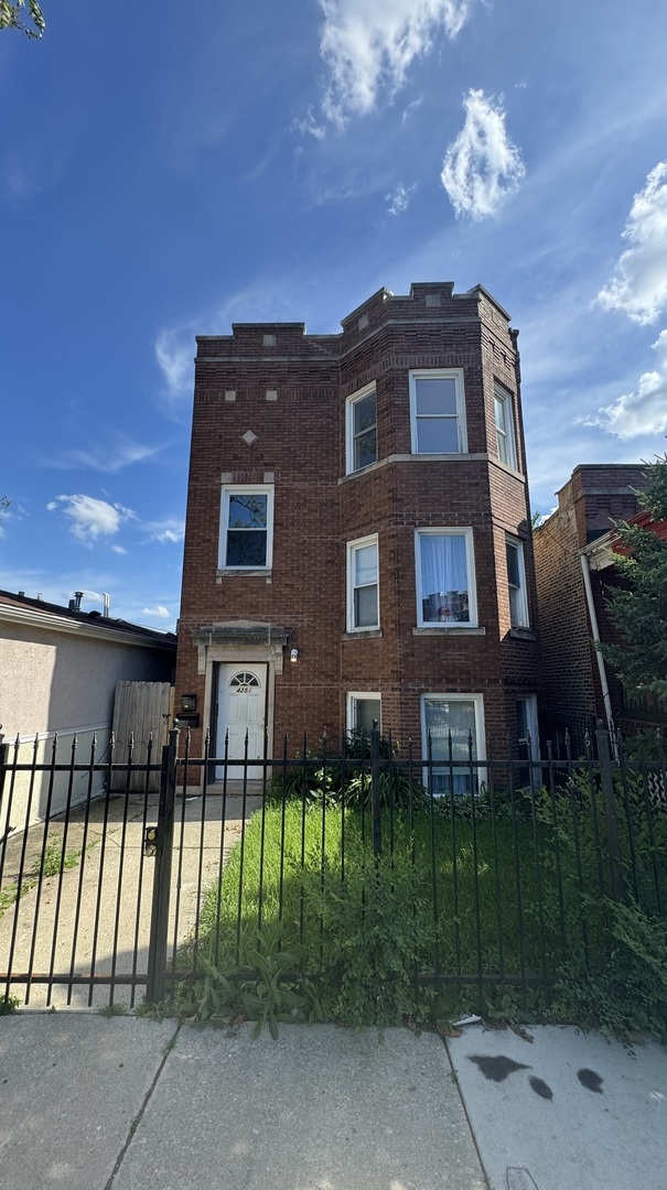 4251 W Haddon Avenue #1, Chicago, IL 60651