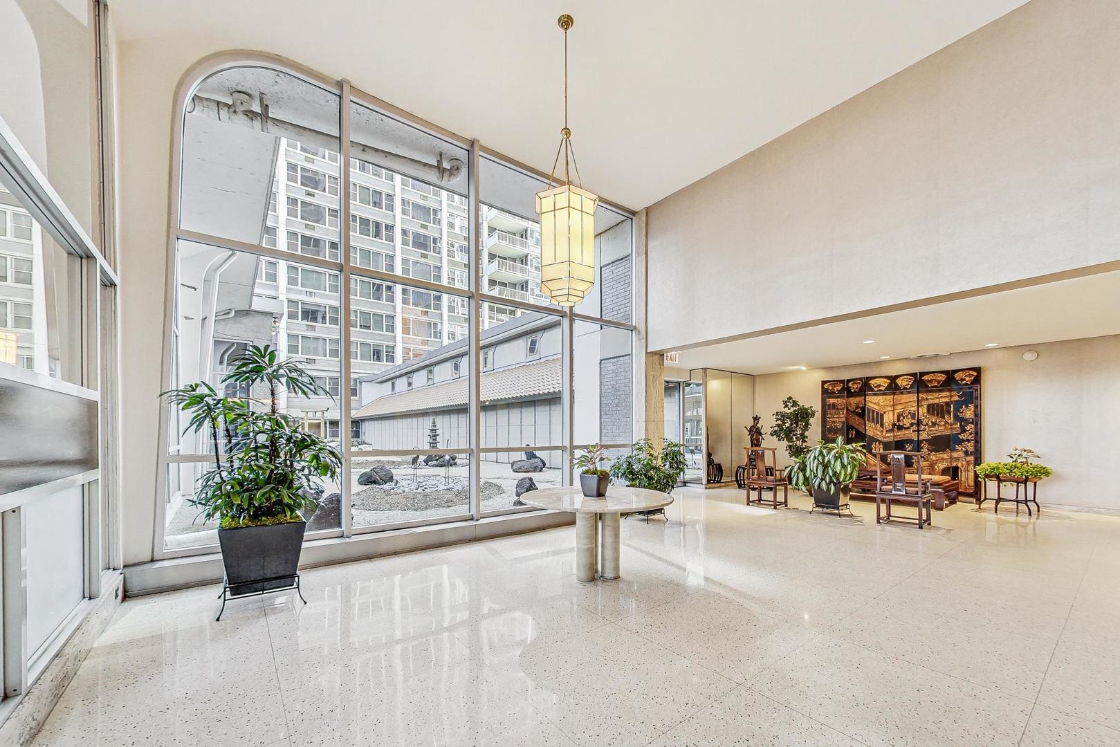 4250 N Marine Drive #1707, Chicago, IL 60613
