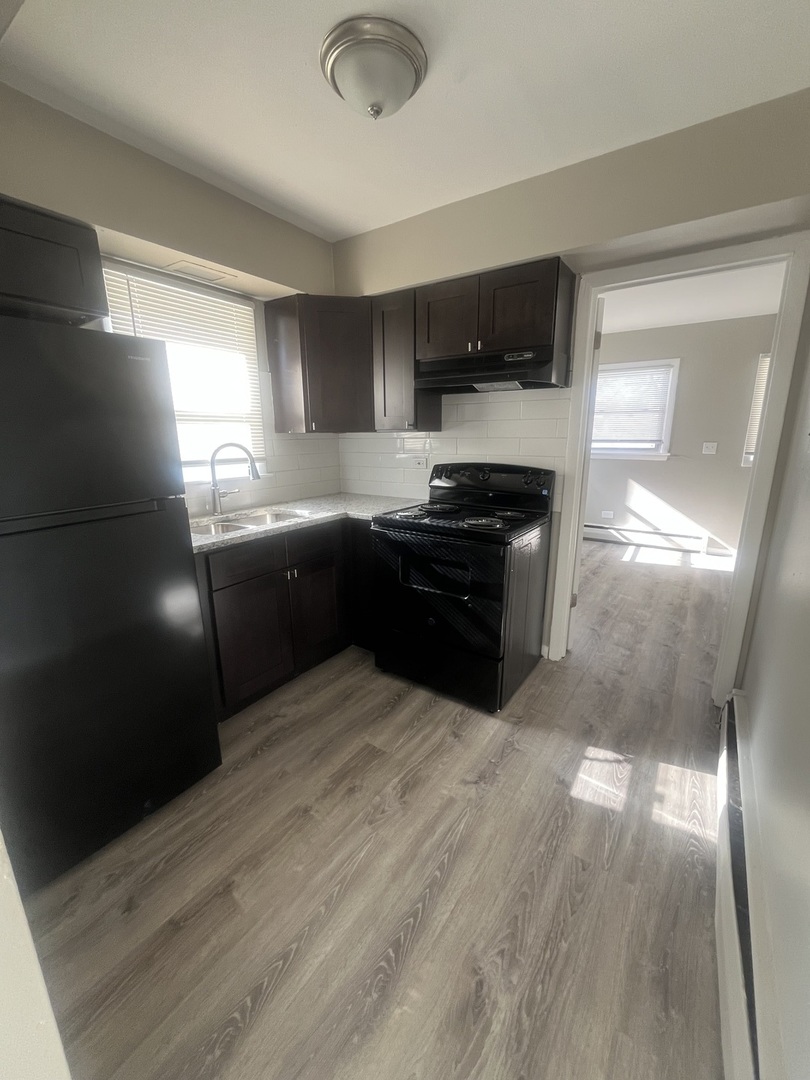 1340 N main Street #E4, Wheaton, IL 60187