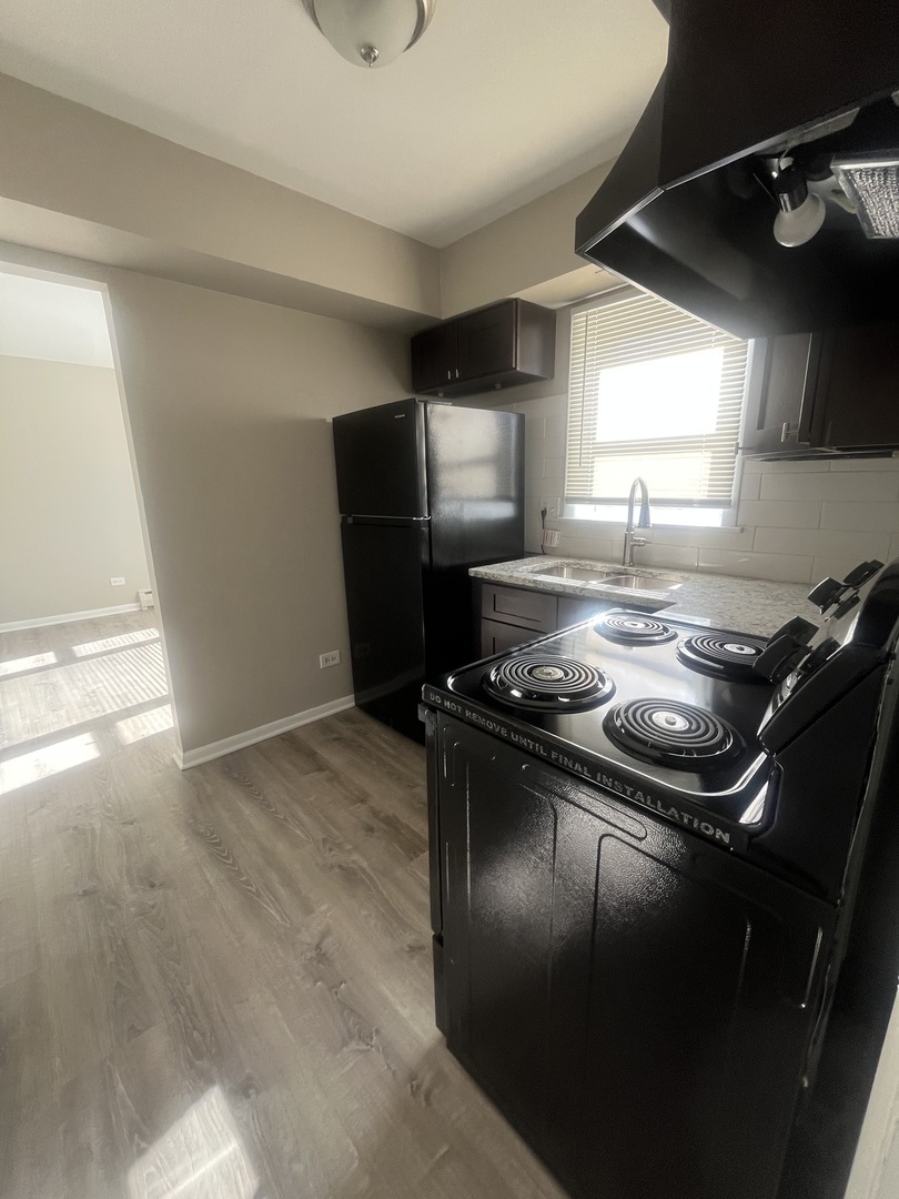 1340 N main Street #E4, Wheaton, IL 60187