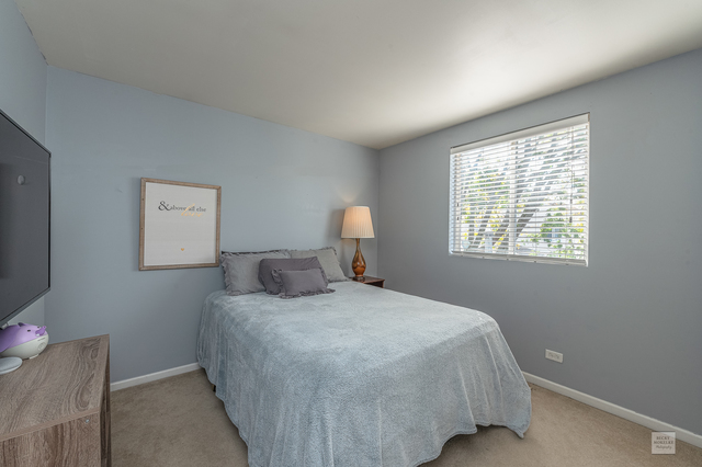 956 Four Seasons Boulevard, Aurora, IL 60504