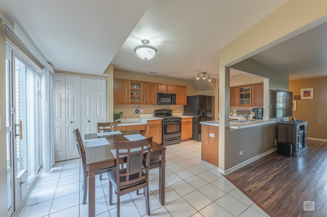 956 Four Seasons Boulevard, Aurora, IL 60504