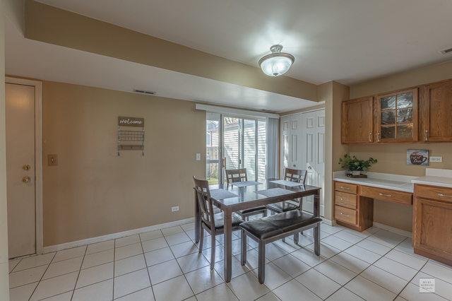 956 Four Seasons Boulevard, Aurora, IL 60504