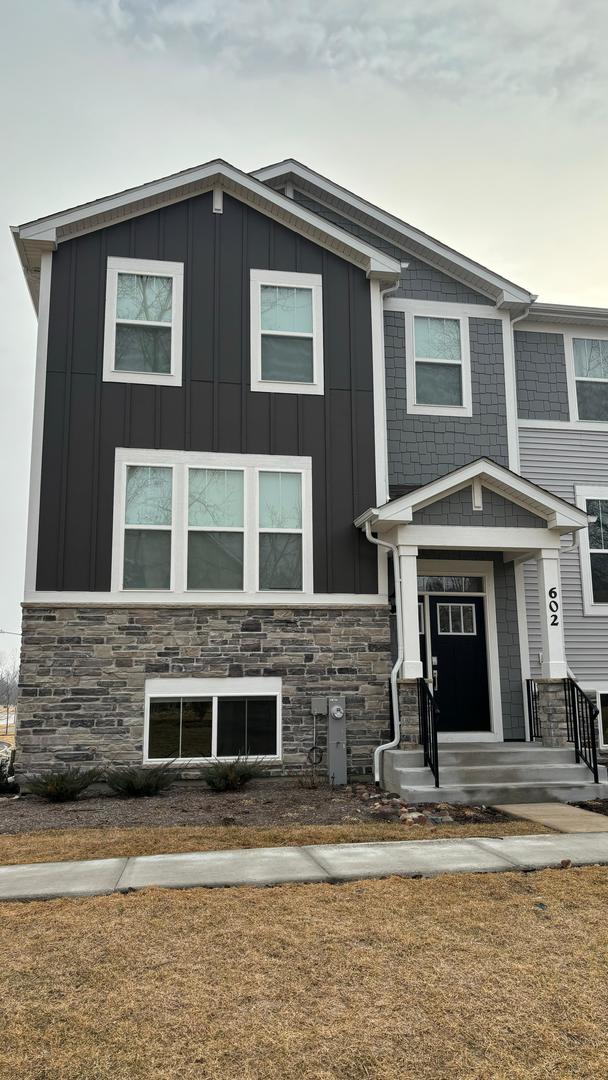 602 Wolverine Drive #602, Aurora, IL 60502