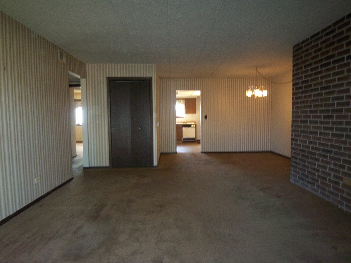 139 E Grand Avenue #1B, Bensenville, IL 60106