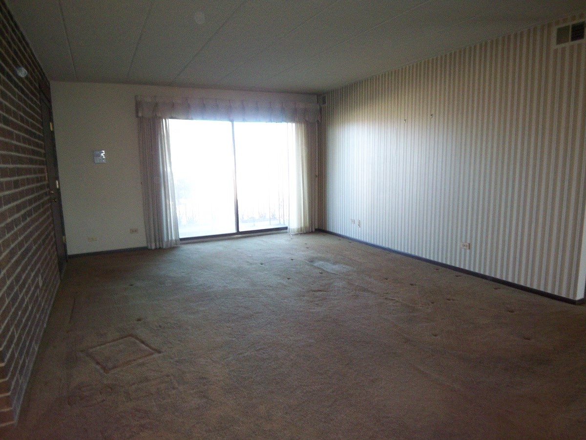 139 E Grand Avenue #1B, Bensenville, IL 60106