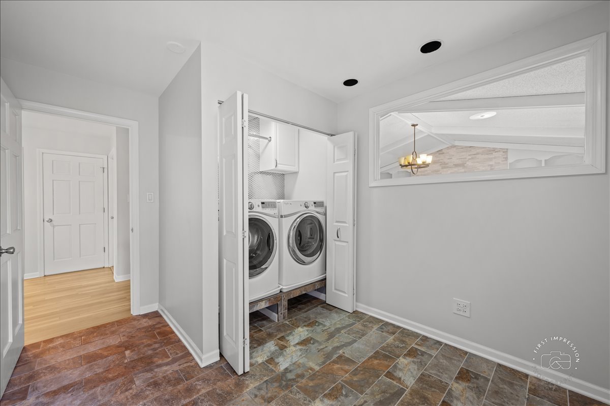 2802 Wedgewood Drive, Naperville, IL 60565