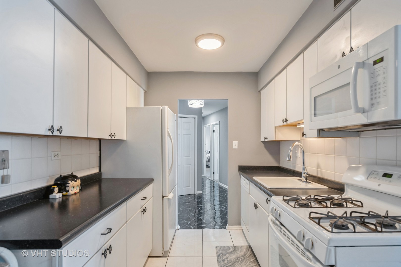 40 N Tower Road #14A, Oak Brook, IL 60523