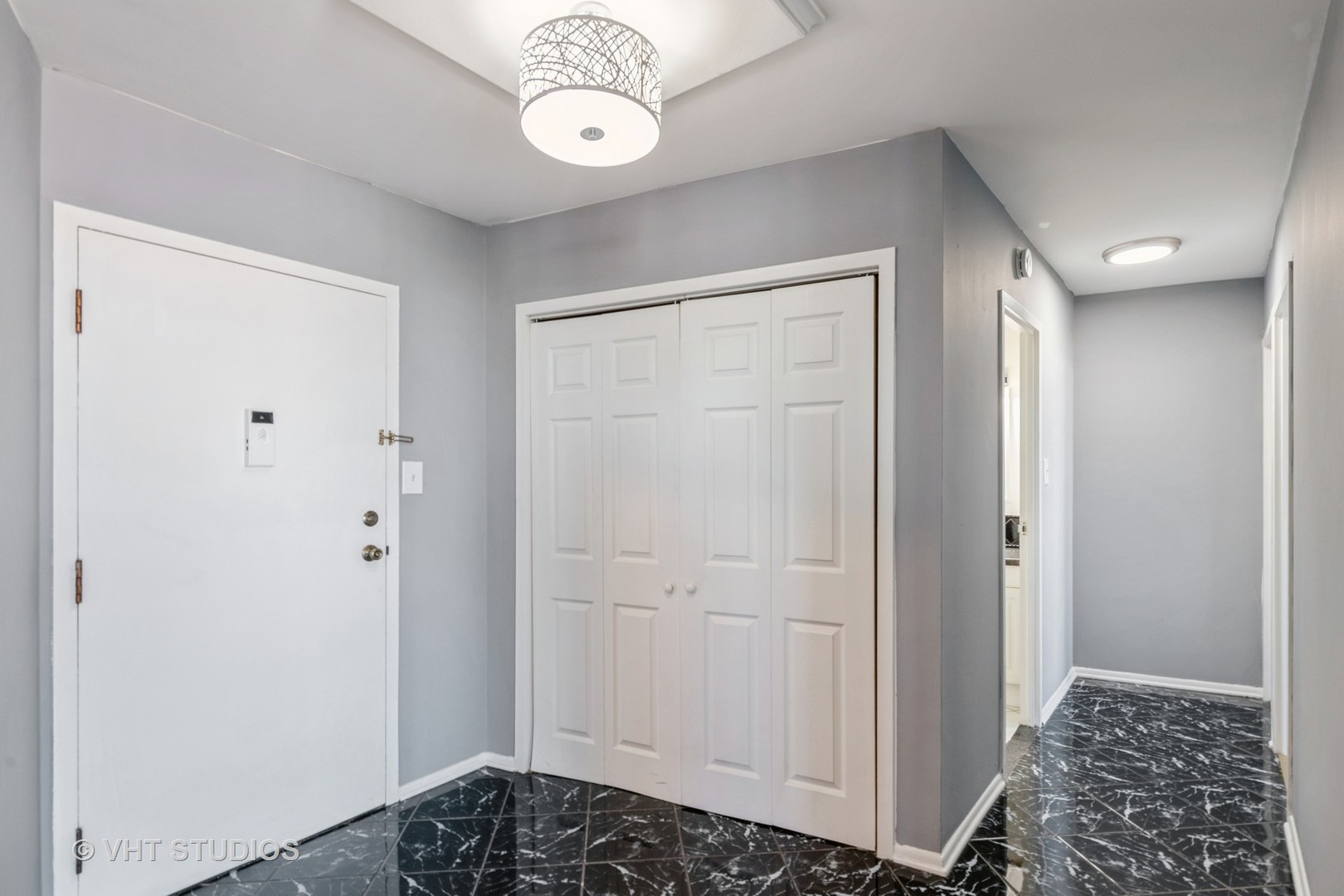 40 N Tower Road #14A, Oak Brook, IL 60523