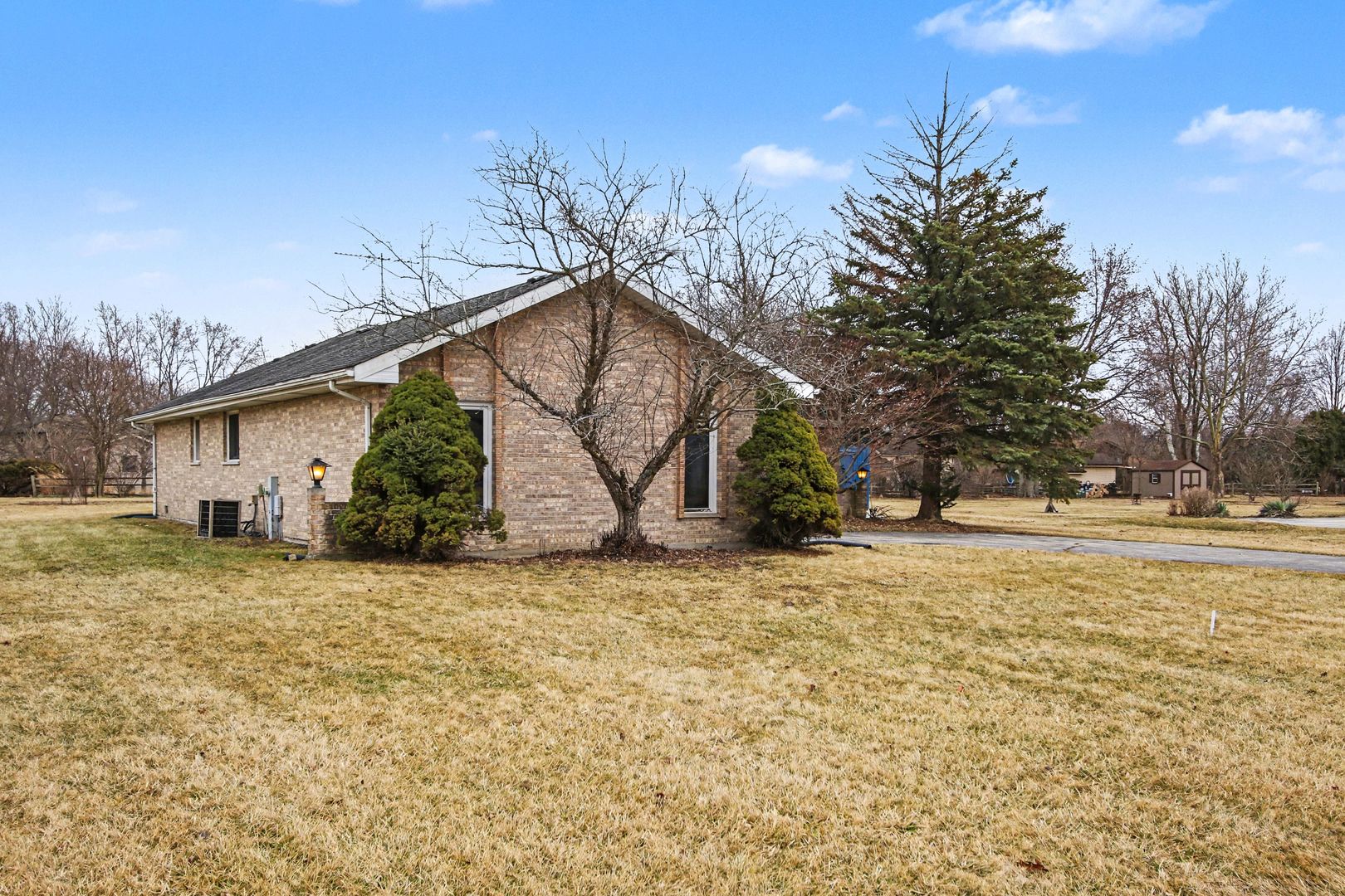 24541 S Wildwood Trail, Crete, IL 60417