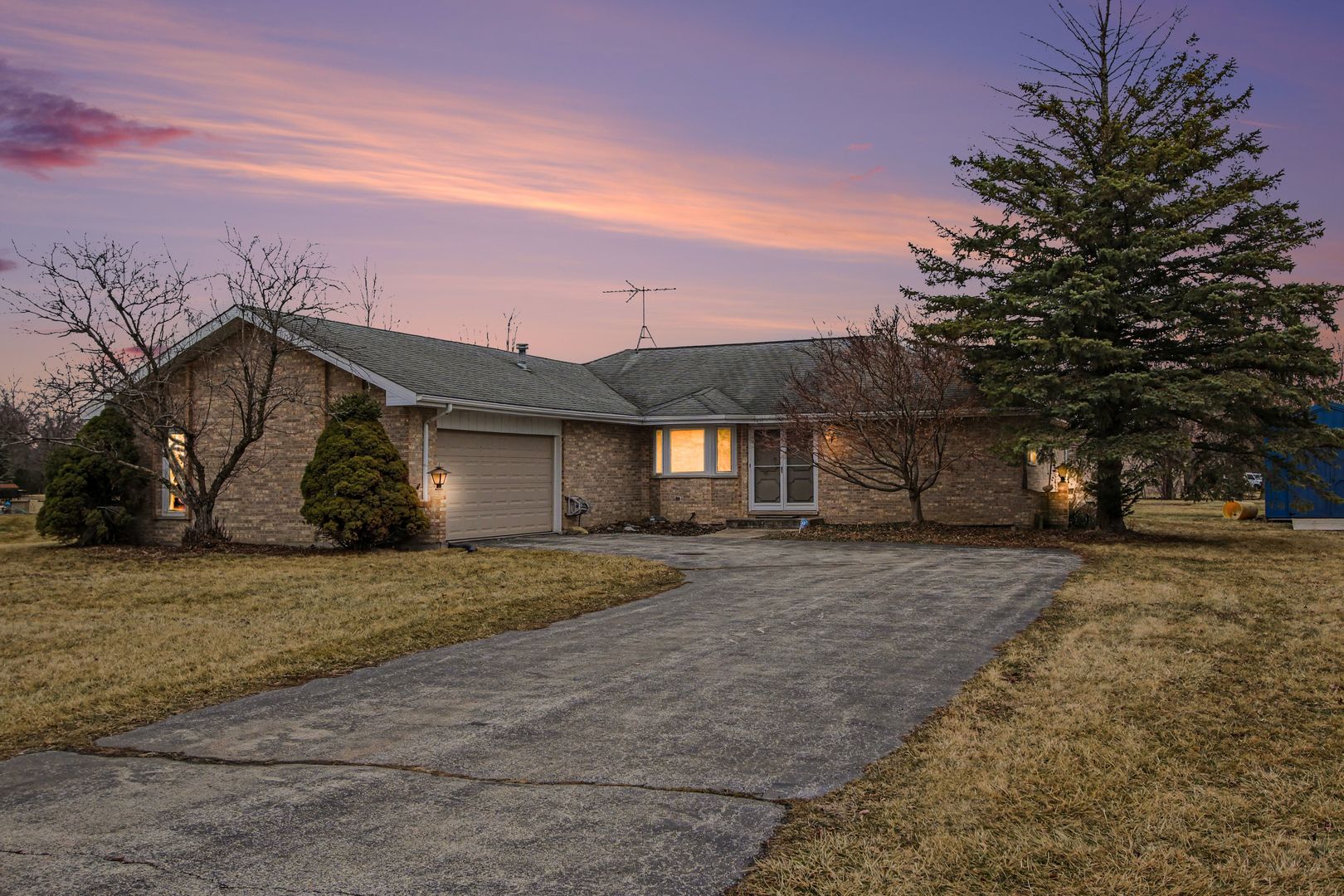 24541 S Wildwood Trail, Crete, IL 60417