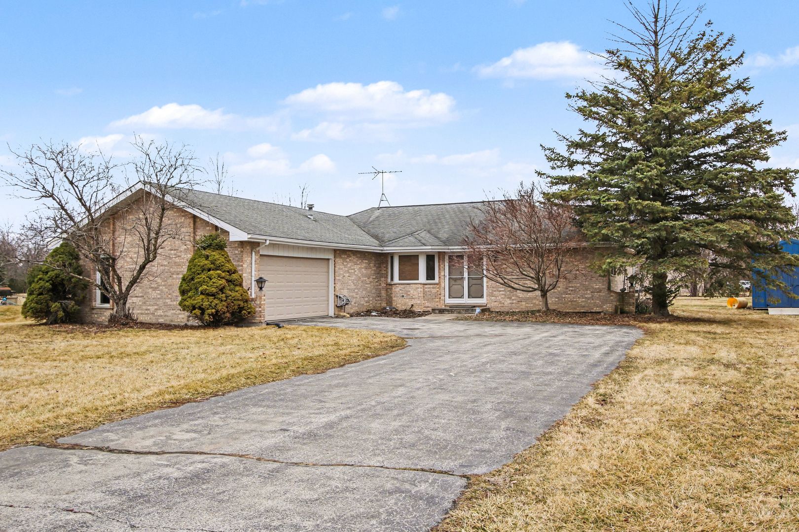 24541 S Wildwood Trail, Crete, IL 60417