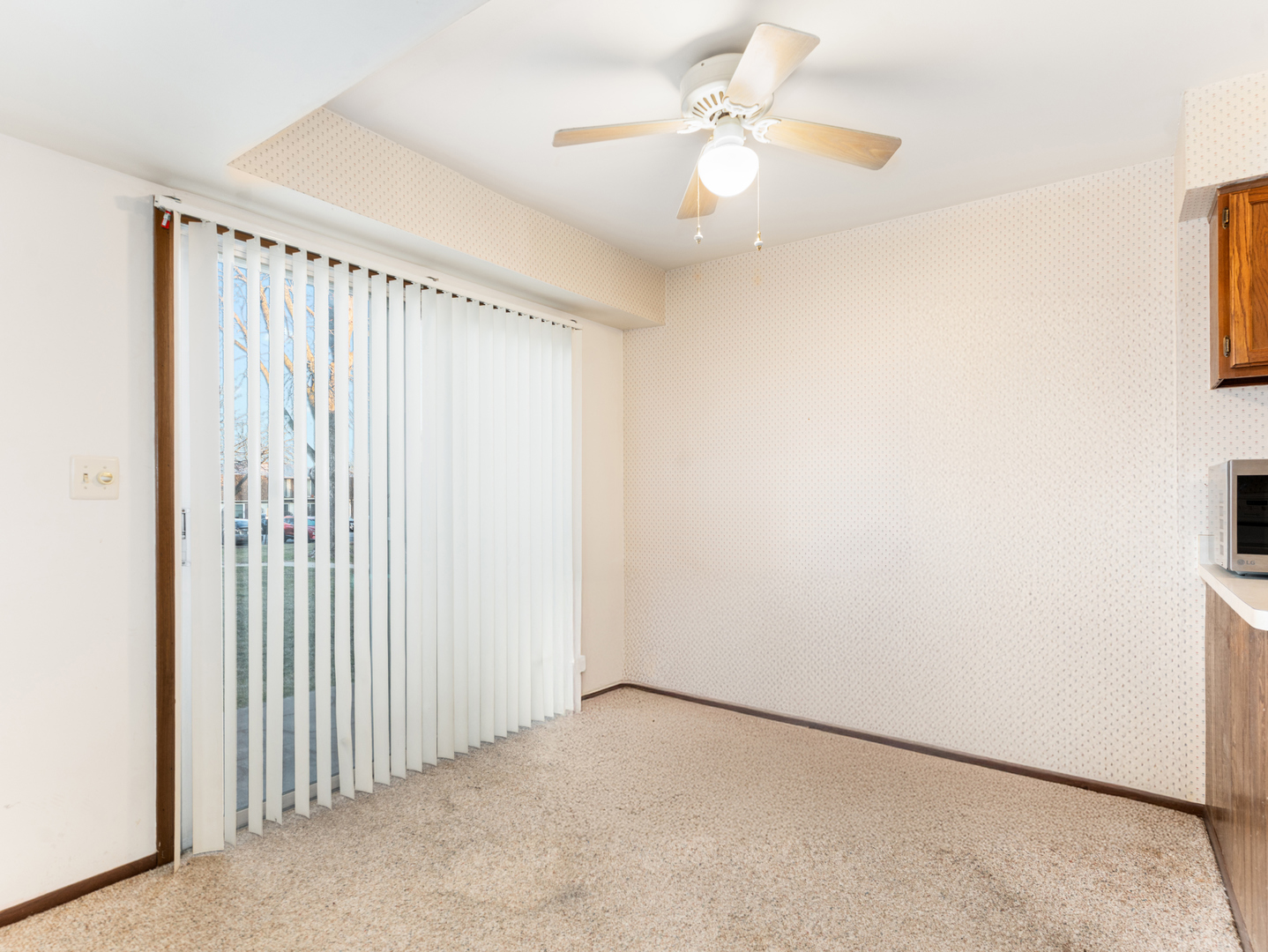 703 Shaw Court, Schaumburg, IL 60194