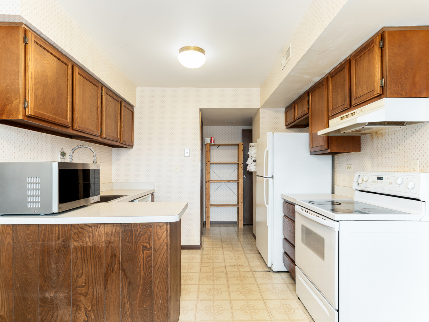 703 Shaw Court, Schaumburg, IL 60194