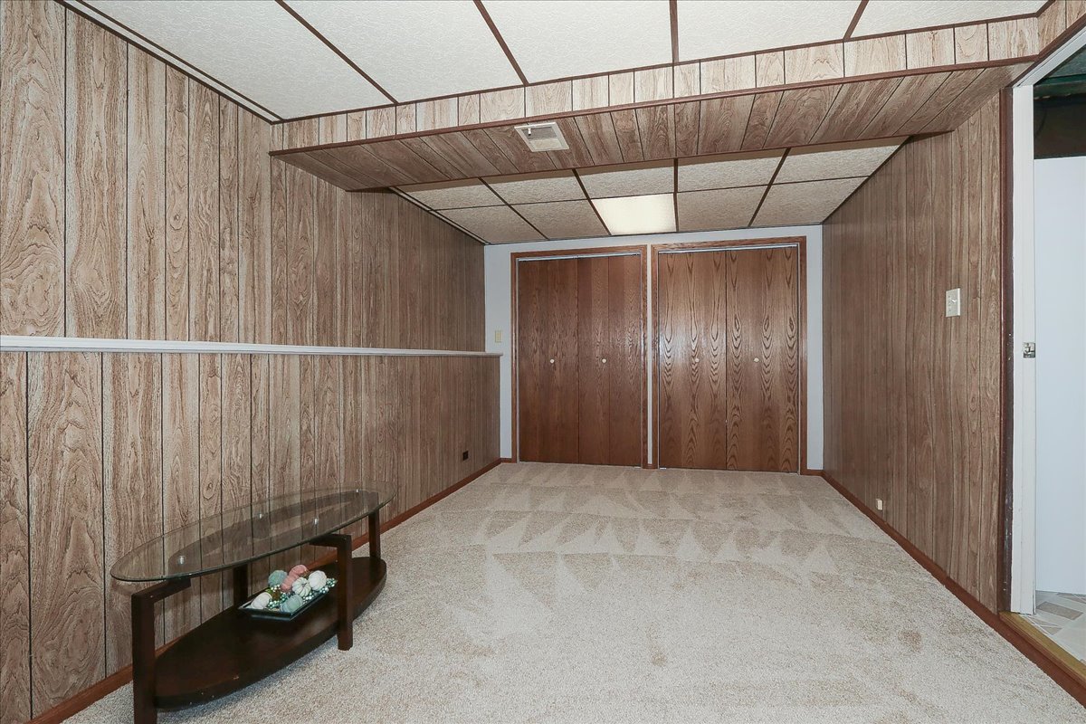 1335 Gentry Road, Hoffman Estates, IL 60169