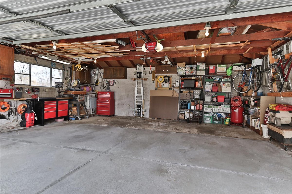 1335 Gentry Road, Hoffman Estates, IL 60169