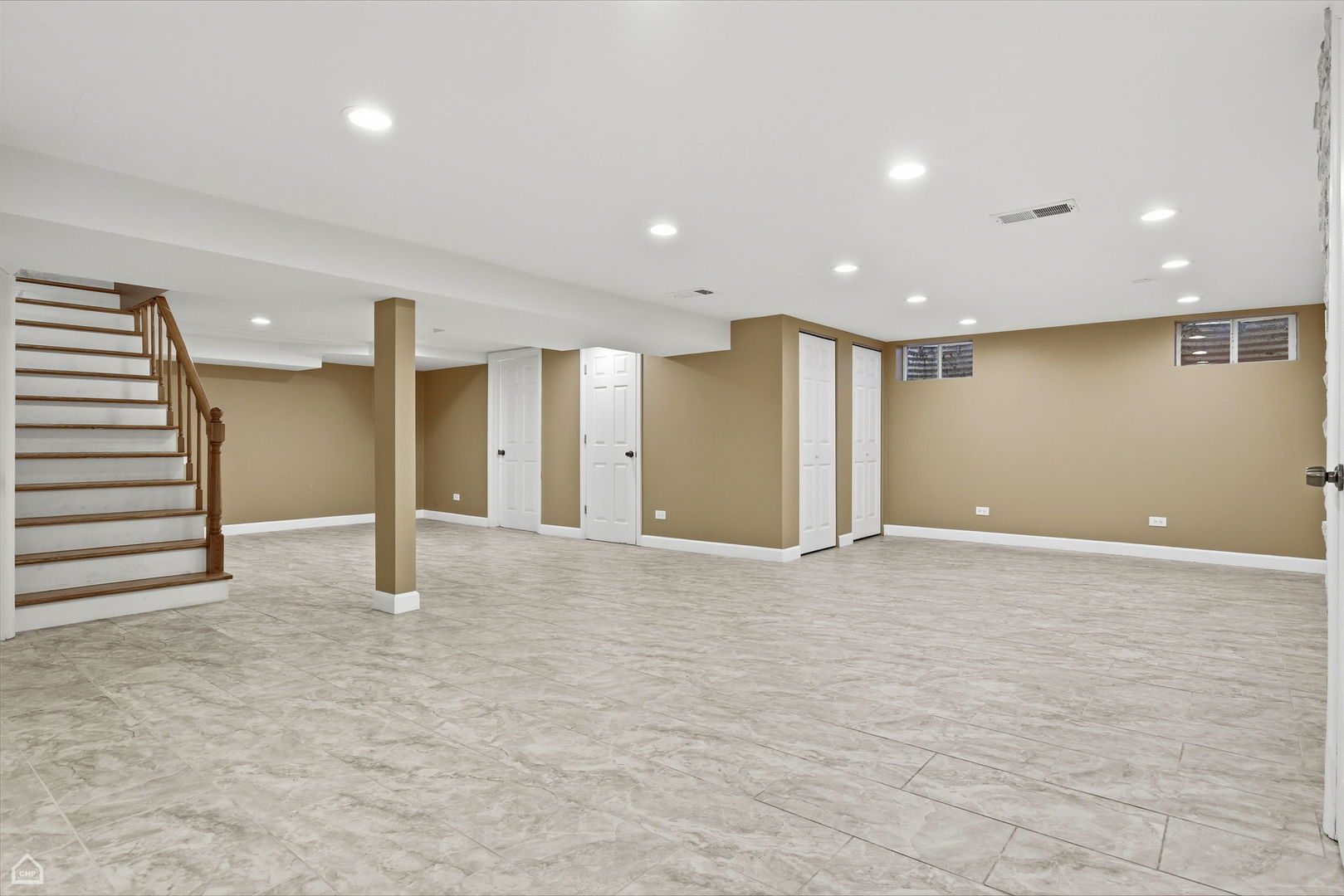 6310 N La Crosse Avenue, Chicago, IL 60646