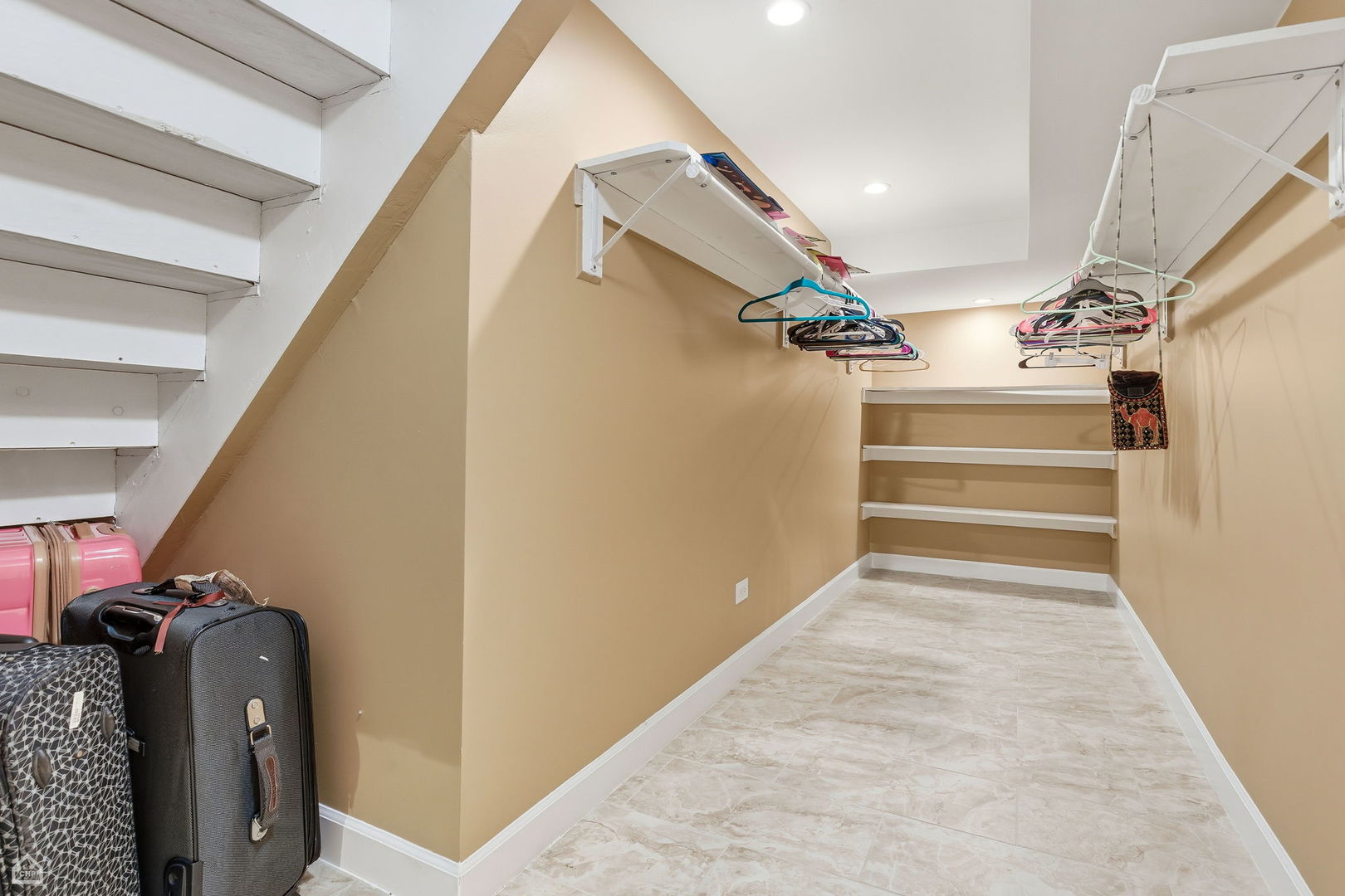 6310 N La Crosse Avenue, Chicago, IL 60646