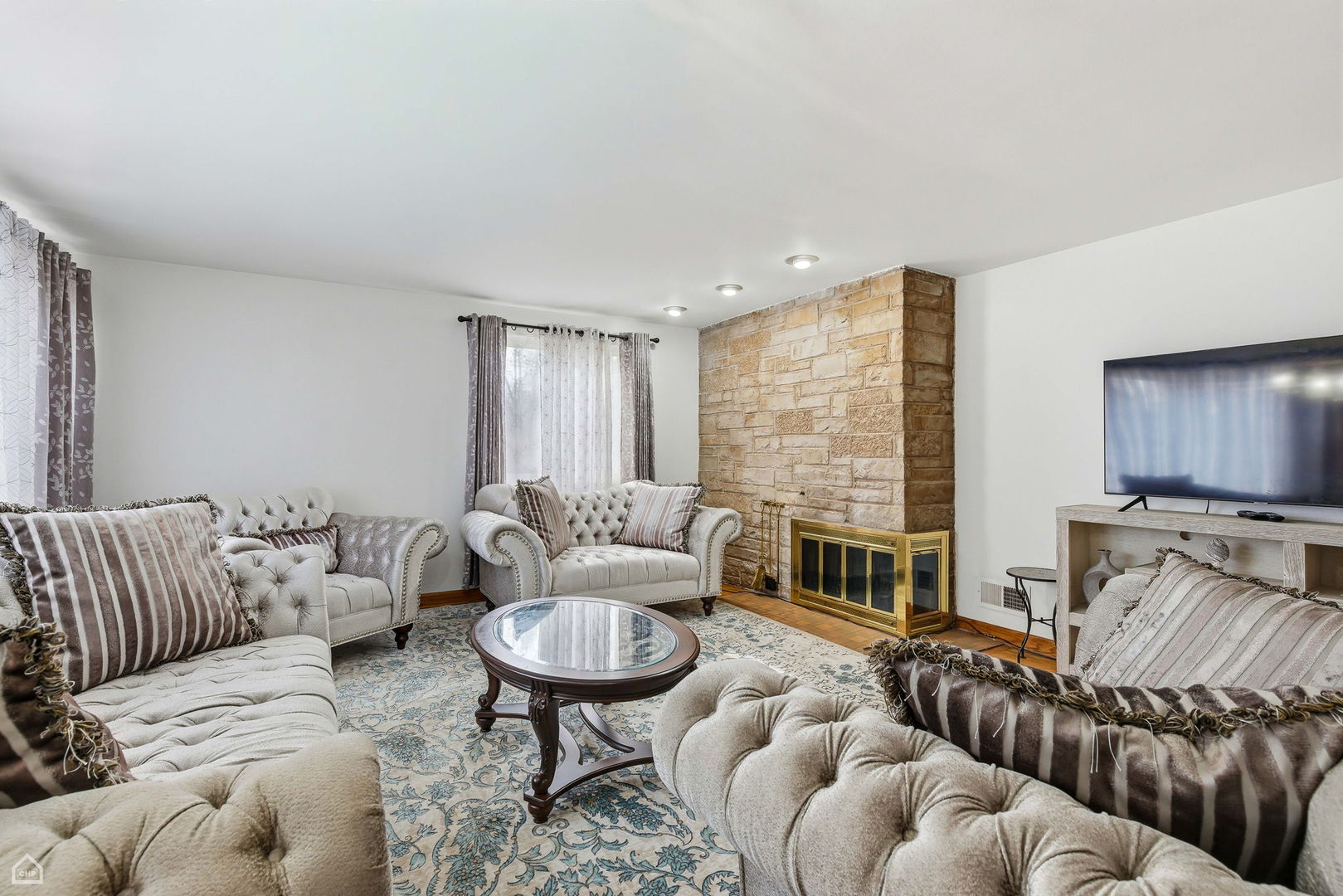 6310 N La Crosse Avenue, Chicago, IL 60646