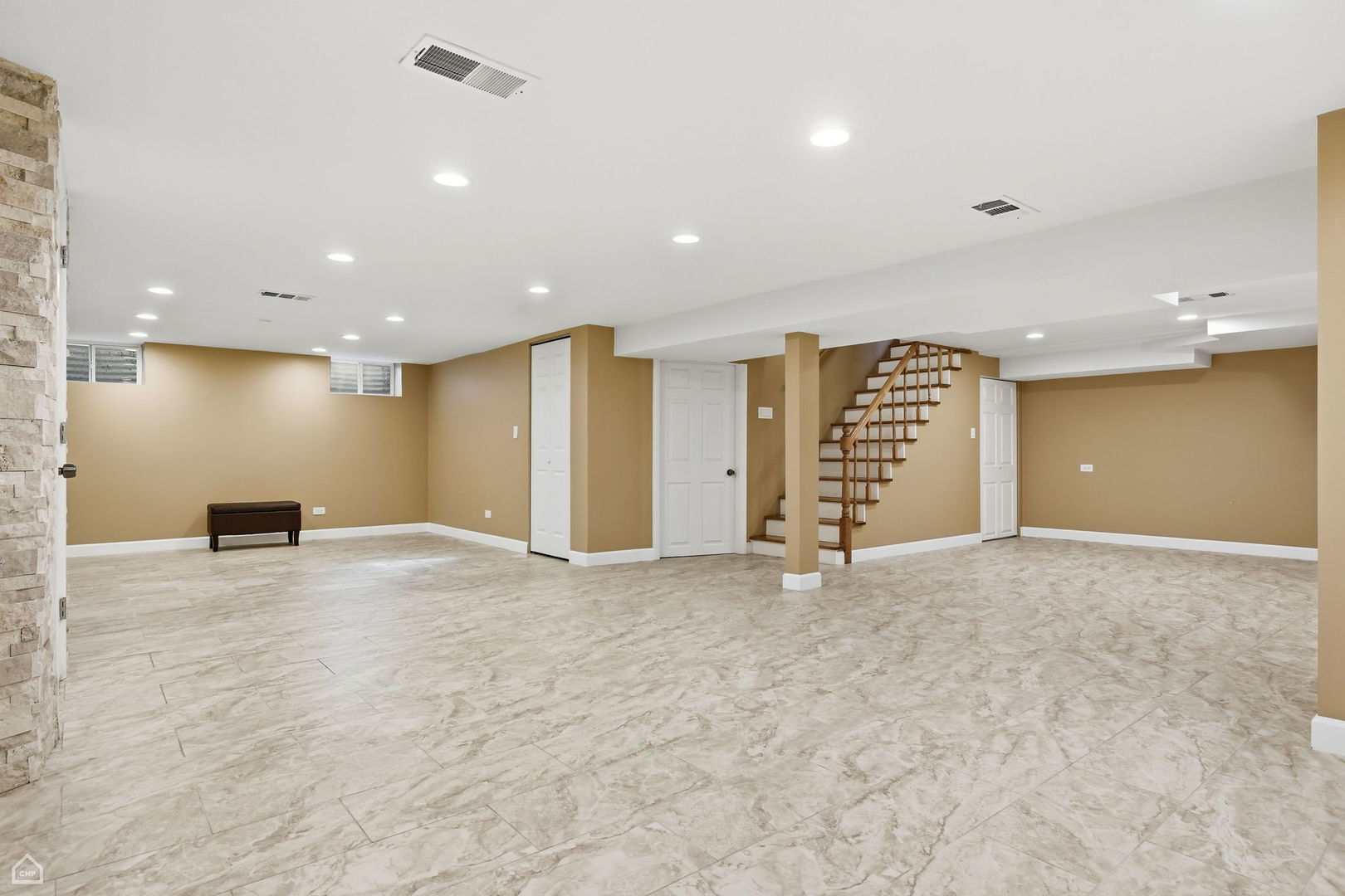 6310 N La Crosse Avenue, Chicago, IL 60646