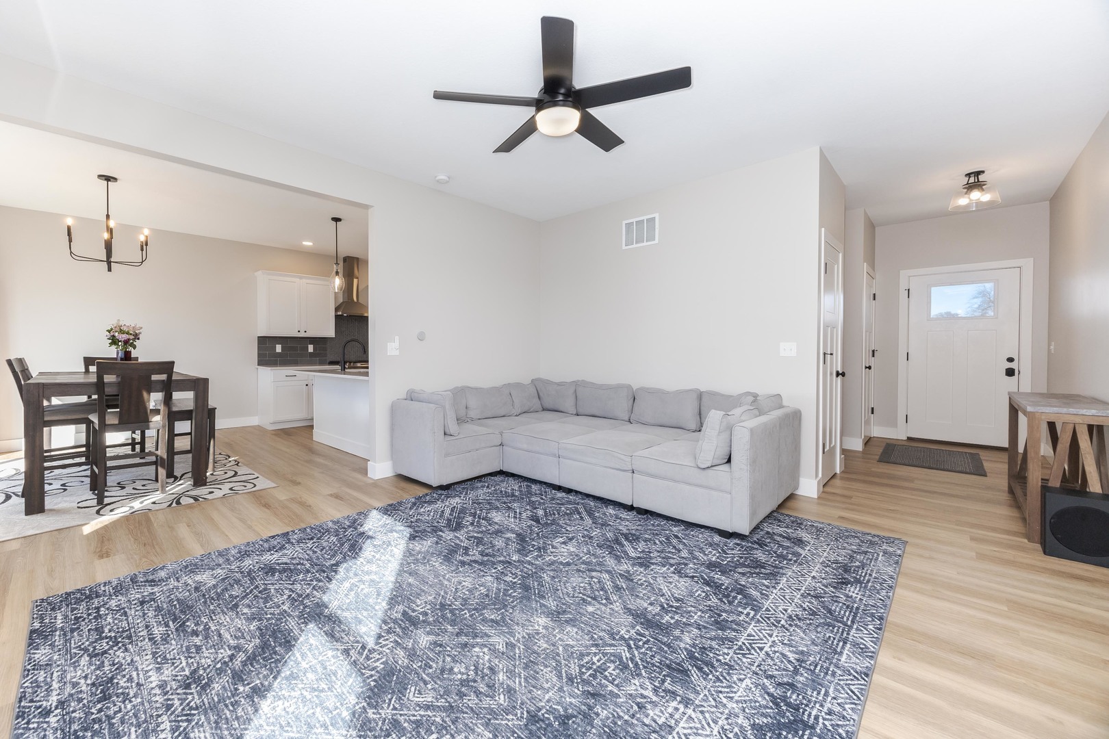 401 B Jenny Lane, Heyworth, IL 61745