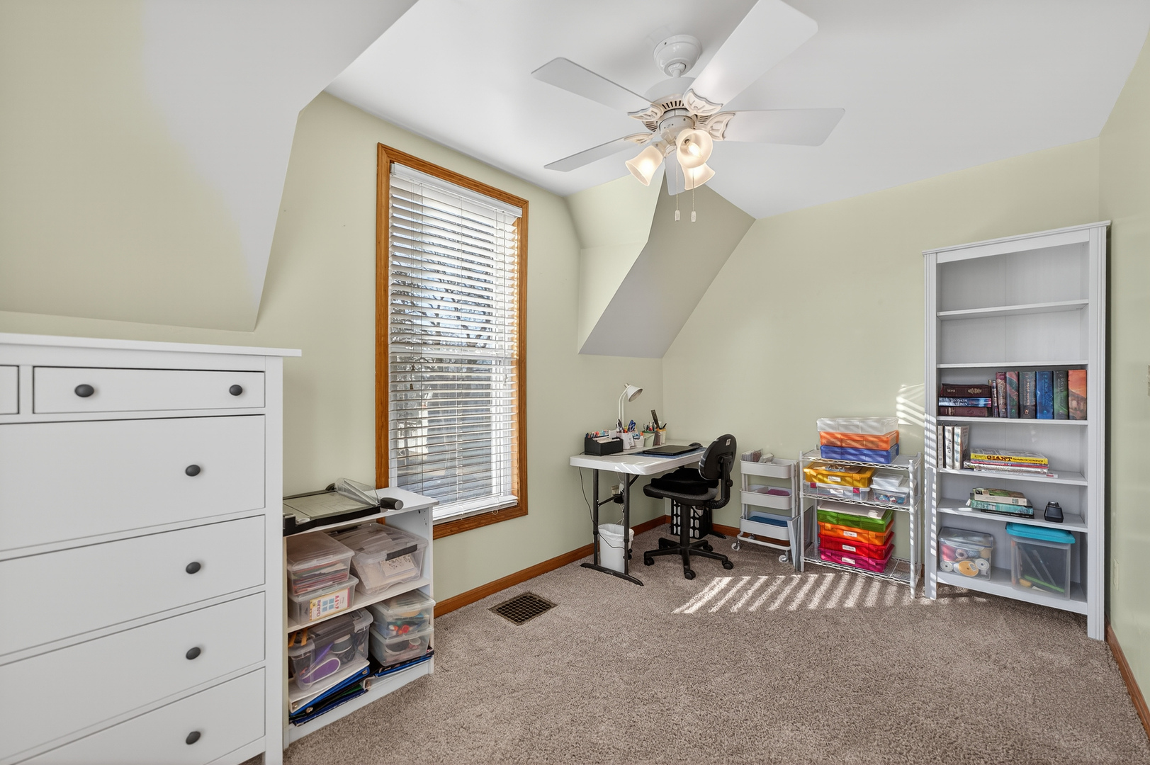 714 Ellwood Avenue, DeKalb, IL 60115