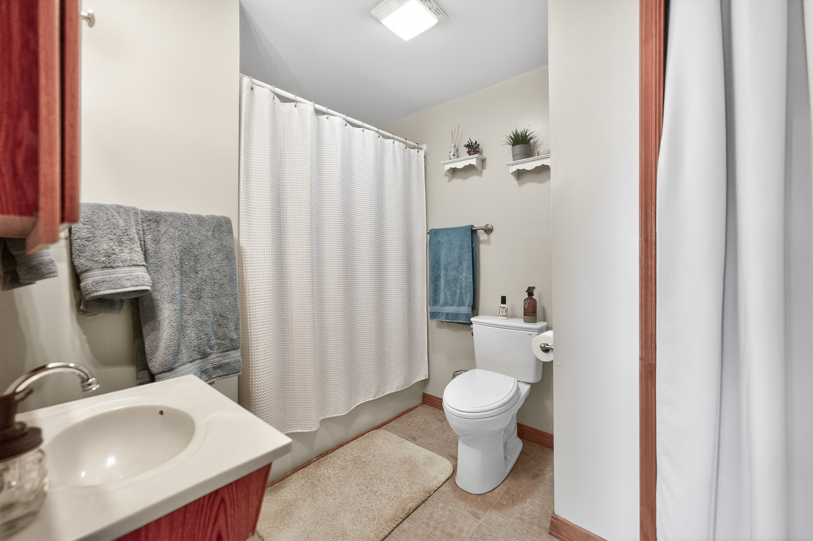 714 Ellwood Avenue, DeKalb, IL 60115