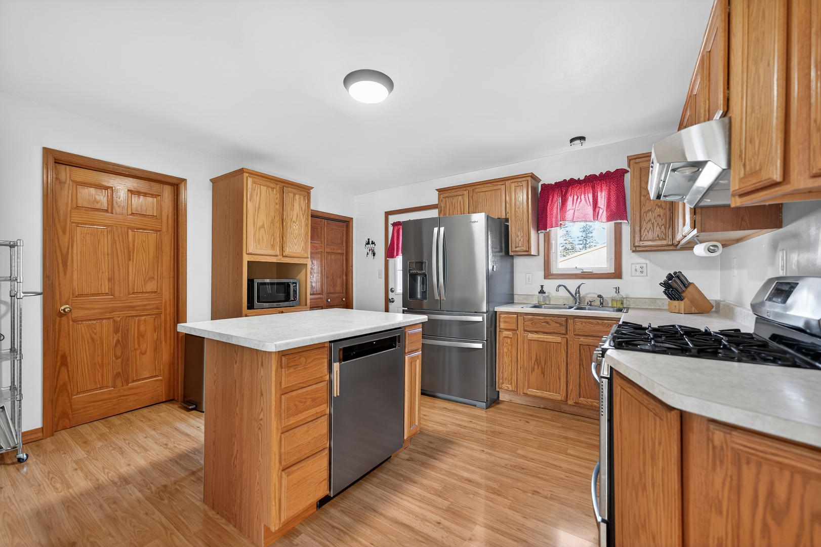 714 Ellwood Avenue, DeKalb, IL 60115