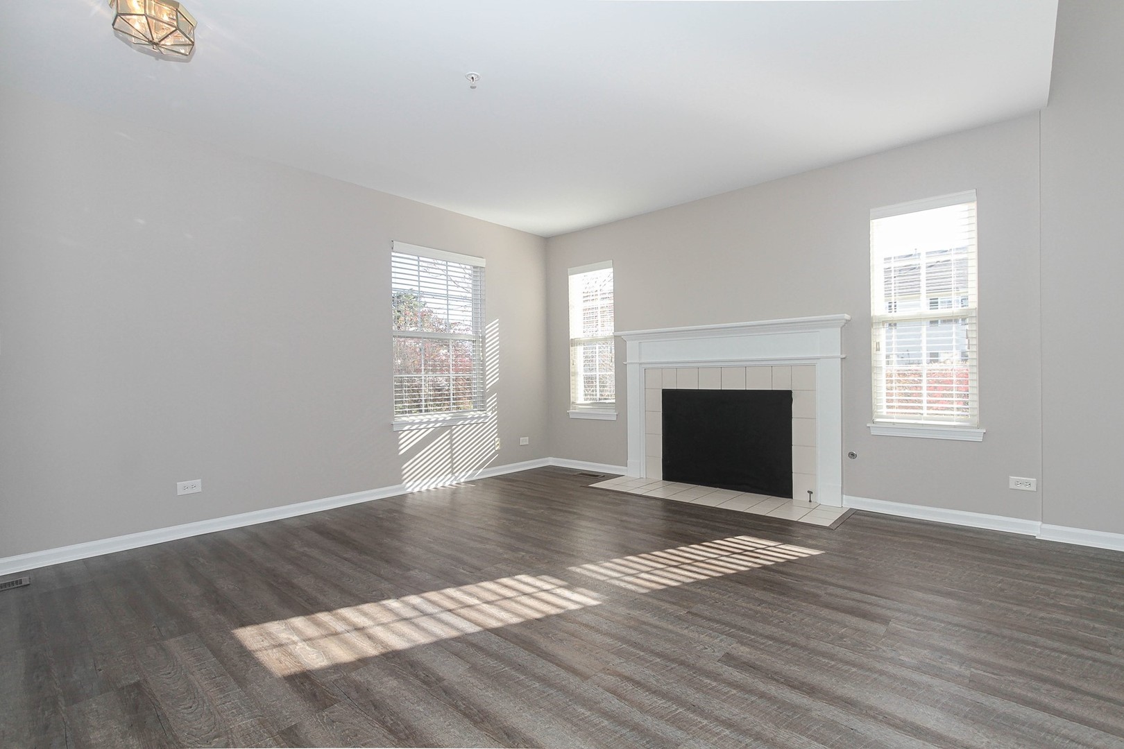 2465 Frost Drive, Aurora, IL 60503