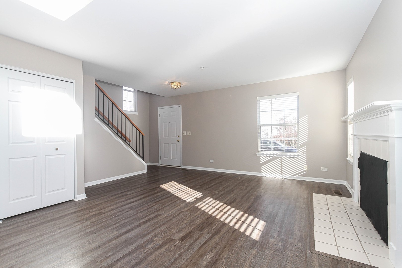 2465 Frost Drive, Aurora, IL 60503