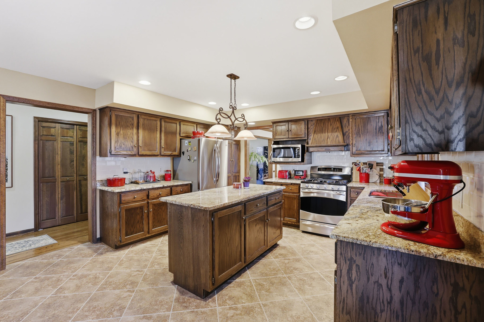 545 Blackhawk Drive, Batavia, IL 60510