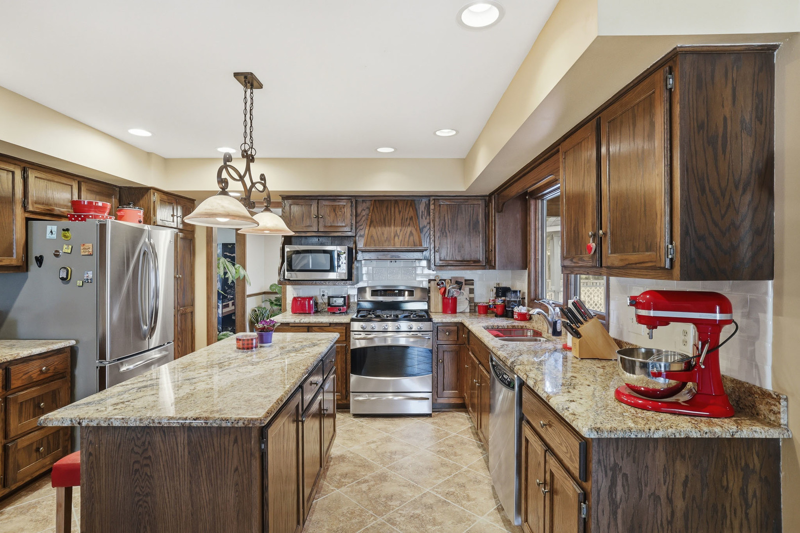 545 Blackhawk Drive, Batavia, IL 60510