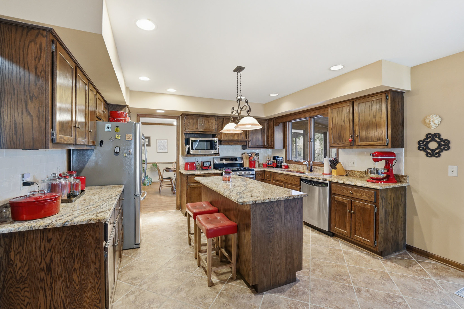 545 Blackhawk Drive, Batavia, IL 60510